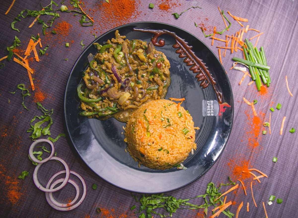 Rice with delicious chicken chilli onion.